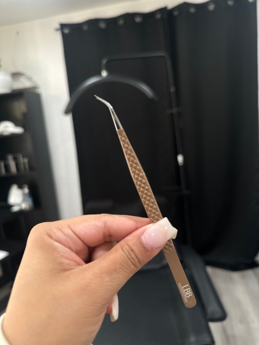 BROWN ISOLATION TWEEZER