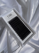 Load image into Gallery viewer, .03 CC Curl Lash Trays
